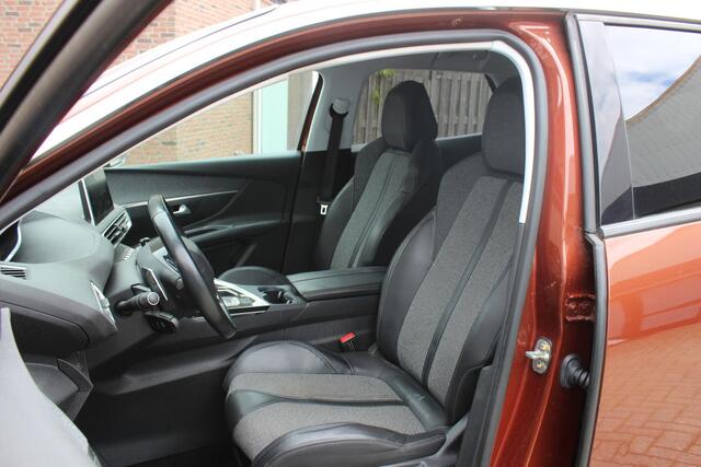 Peugeot 3008 1.2 PureTech Première Nieuwe distributieriem! Trekhaak.