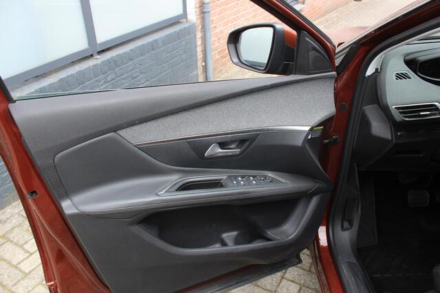 Peugeot 3008 1.2 PureTech Première Nieuwe distributieriem! Trekhaak.