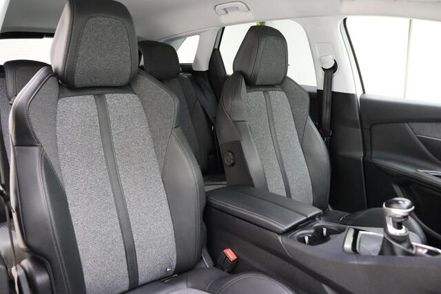 Peugeot 3008 1.2T 130pk Blue Lease Premium | Handsfree Achterklep | Draadloze telefoonlader | Climate Control | Start/stop | Navigatie | Cruise Control