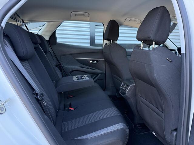 Peugeot 3008 1.2 PureTech Executive 1e Eigenaar|Navi|Camera|D-riem vv in 2025|Carplay|Clima|Cruise|Stoelverwarming|i-Cockpit|APK tot 03-2027