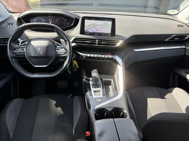 Peugeot 3008 1.2 PureTech Active 360°Camera,Navi,Carplay,Trekhaak,Lm velgen,D-riem vv in2023,Recent beurt gehad,N.A.P,131pk,Pdc,Apk tot 01-2027
