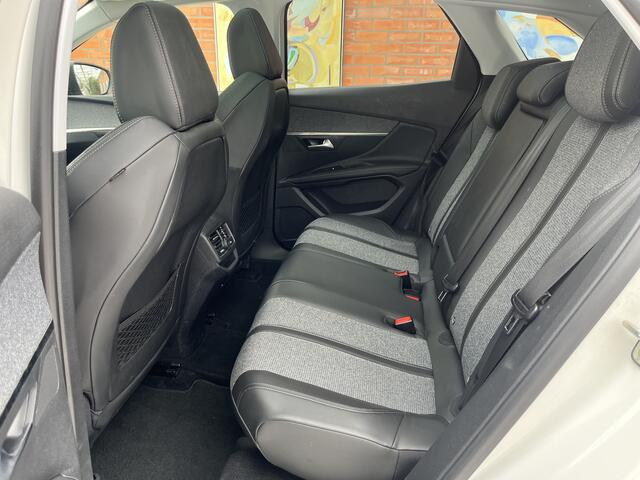 Peugeot 3008 PureTech 130 AGC Première | Schuifdak | Camera voor + achter | Stoelverwarming | Carplay/Android Auto |