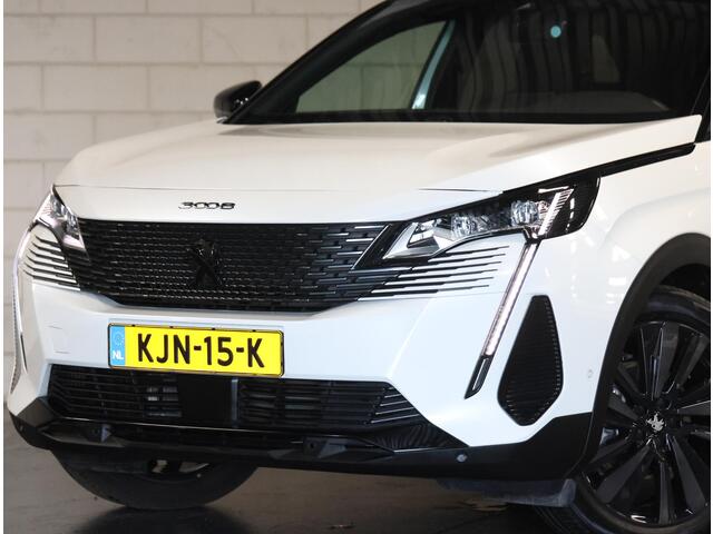 Peugeot 3008 1.2 130PK GT | 1ste Eigenaar | AppleCarPlay/AndroidAuto | Adaptive Cruise Control | Camera | Climate Control | Night Vision | Dodehoekdetectie | AUTOMAAT | Sfeerverlichting | Virt.Cockpit | Keyless | Isofix | Privacy Glass | Parkeersensoren | Two-Tone |