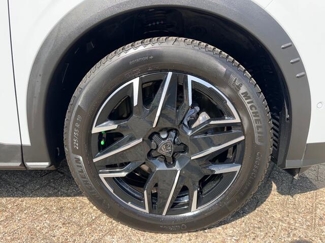 Peugeot 3008 1.2 HYB 145 ALLURE