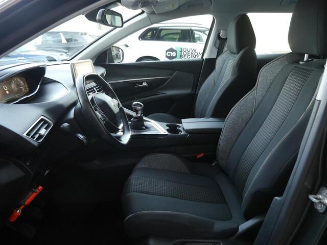 Peugeot 3008 1.2 PureTech Blue Lease Executive | Trekhaak | Navigatie | Climate control | Lichtmetalen velgen | Cruise control | Parkeersensoren achter | Apple carplay/Android auto