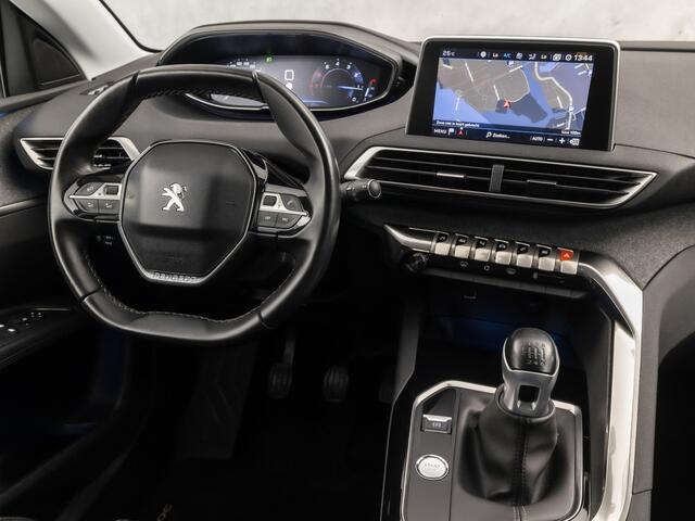 Peugeot 3008 1.2 PureTech Sport (APPLE CARPLAY, 1e EIGENAAR, LEDER, 360 CAMERA, TREKHAAK, SPORTSTOELEN, KEYLESS, GETINT GLAS, NIEUWE APK, NIEUWSTAAT)