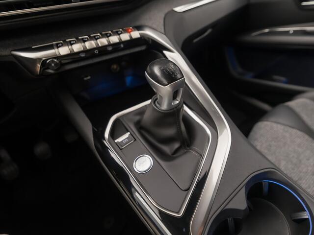 Peugeot 3008 1.2 PureTech Sport (APPLE CARPLAY, 1e EIGENAAR, LEDER, 360 CAMERA, TREKHAAK, SPORTSTOELEN, KEYLESS, GETINT GLAS, NIEUWE APK, NIEUWSTAAT)