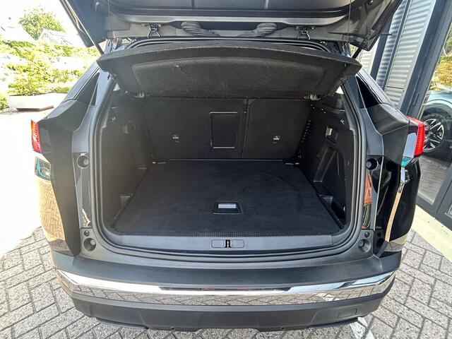Peugeot 3008 1.2 PureTech 130PK EAT8 Active Automaat Navigatie origineel, Apple Carplay/Android Auto, Parkeerhulp voor en achter achter en lichtmetalen velgen