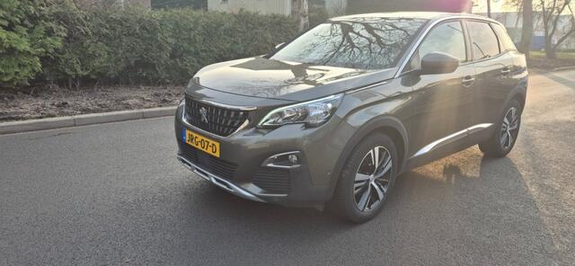 Peugeot 3008 1.2 Pure Tech *trekhaak*Navigatie*camera*