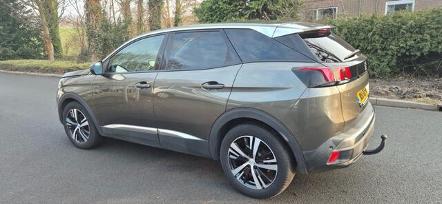 Peugeot 3008 1.2 Pure Tech *trekhaak*Navigatie*camera*