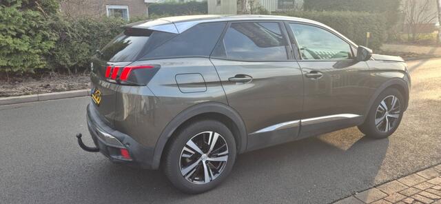 Peugeot 3008 1.2 Pure Tech *trekhaak*Navigatie*camera*