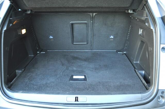 Peugeot 3008 1.2 Turbo Allure key-l. cam. elektr aklep ind laden