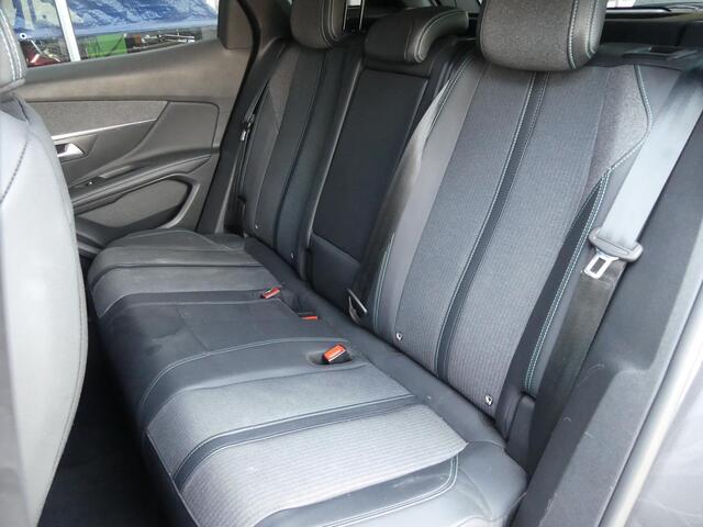 Peugeot 3008 1.6 HYbrid 300 Allure Pack Business