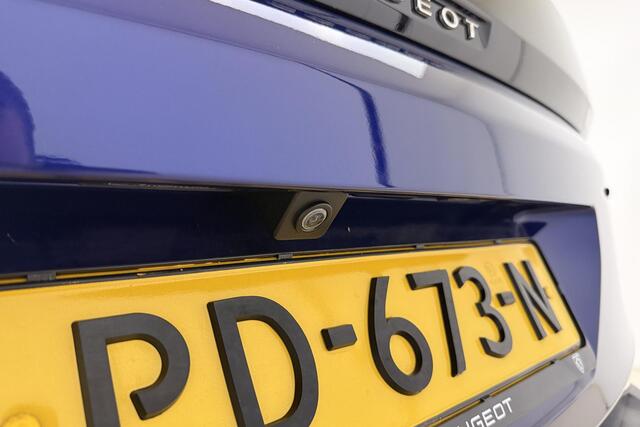 Peugeot 3008 1.2 PureTech GT Line | Panoramadak | Achteruitrijcamera | Elektrische achterklep | Parkeersensoren | Focal-audio systeem | Memory seats | Elektrisch verstelbare stoelen | Stuurbediening | Cruise control