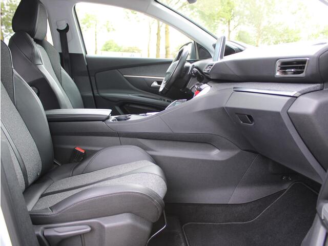Peugeot 3008 1.2 PureTech Blue Lease Premium Automaat | Navi / Camera / Climate