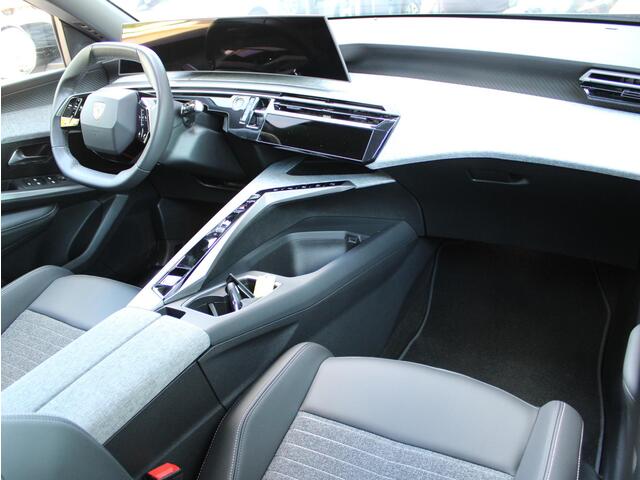 Peugeot 3008 1.6 plug-in Hybrid 195 Allure | Navi / Camera / Climate