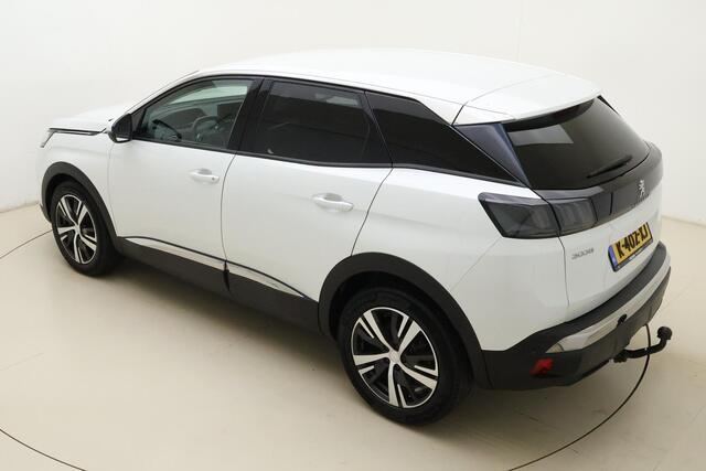 Peugeot 3008 1.2 PureTech Allure | Apple carplay/Android auto | Achteruitrijcamera | Cruise control | Navigatie | Licht metalen velgen 17'' |