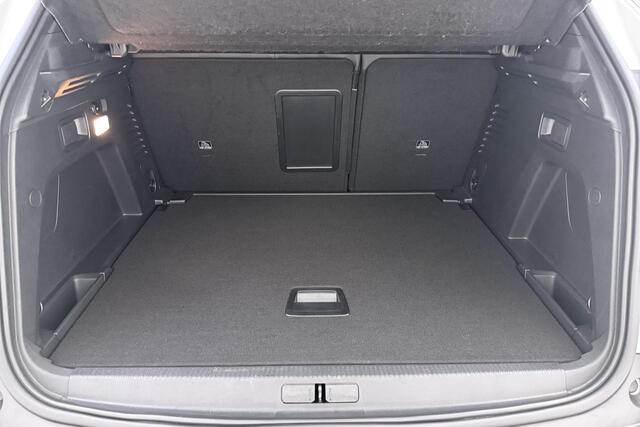 Peugeot 3008 1.2 PureTech Allure | Apple carplay/Android auto | Achteruitrijcamera | Cruise control | Navigatie | Licht metalen velgen 17'' |
