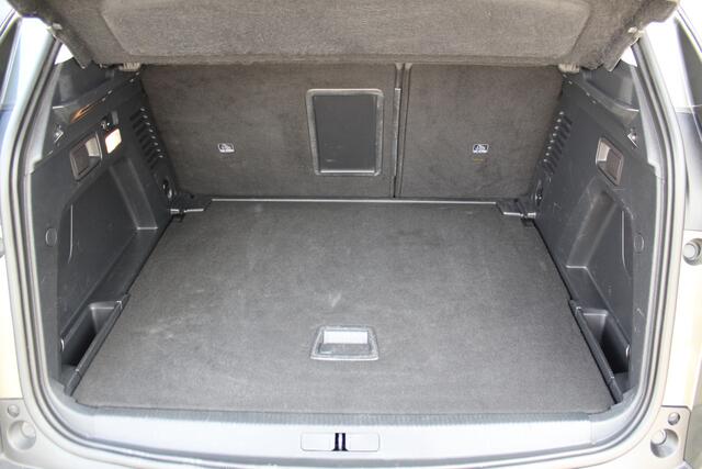 Peugeot 3008 1.6-165pk e-THP Allure AUTOMAAT ! Trekgewicht 1.550kg ! Autm. airco dual, camera, digitaal dashboard, navigatie, telefoonvoorb., trekhaak, LM wielen, metallic lak, privacy glass, cruise cntrl, elektr. achterklep etc.