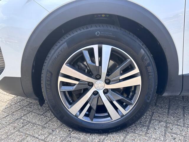 Peugeot 3008 1.6 HYBRID ALLURE