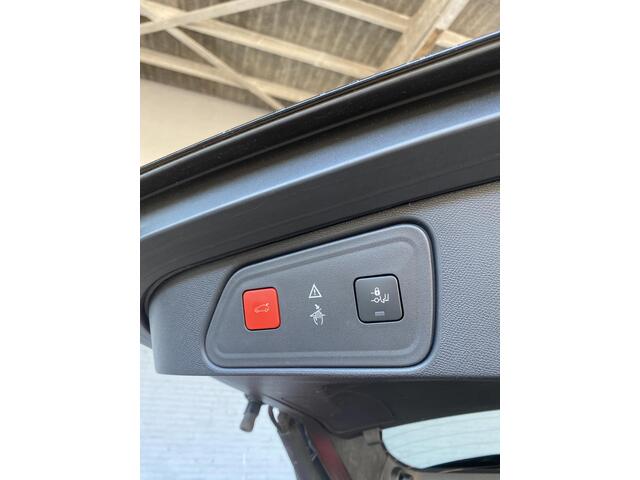 Peugeot 3008 1.2 GT Line |Dealer Onderhouden!|Gt-Line!|CarPlay!|