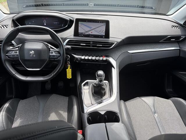 Peugeot 3008 1.2 PureTech Allure D-riem vv in 2022,Trekhaak,360°Camera,Carplay,Halfleder,Navi,131pk,Dealer Onderhouden,Clima,Cruise,Pdc V+A,Lm velgen,N.A.P,Apk tot 12-2026