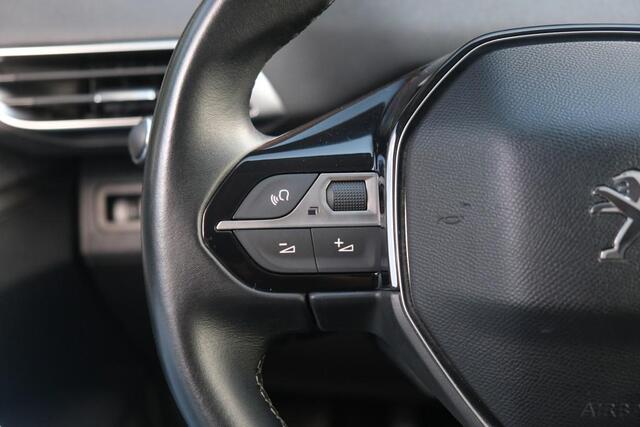 Peugeot 3008 1.2 PureTech 130pk Allure | Navi | App-Connect | Cruise | PDC | Climate | 18" | Metallic