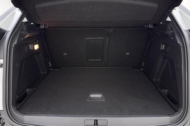 Peugeot 3008 1.2 PureTech Active | Trekhaak | Cruise control | Airco | Navigatie | Parkeersensoren | Climate control | Hill-hold | Stuurbediening | 17" inch lichtmetalen velgen |