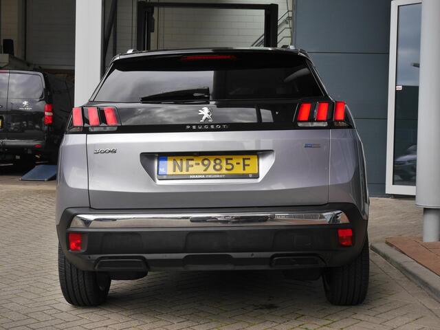 Peugeot 3008 1.2 PureTech Première | Elektrisch bedienbare achterklep | 19 inch velgen | Keyless entry en start | Dealer onderhouden | Navigatie | Zwart Dak | Climate control