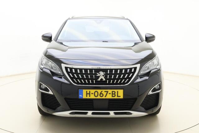 Peugeot 3008 1.2T Allure | 130PK | Elektrische Achterklep | Afneembare trekhaak | Keyless Entry & Start | 19'' Lichtmetalen velgen | Navigatie | DAB + | Camera Achter | 1e eigenaar!