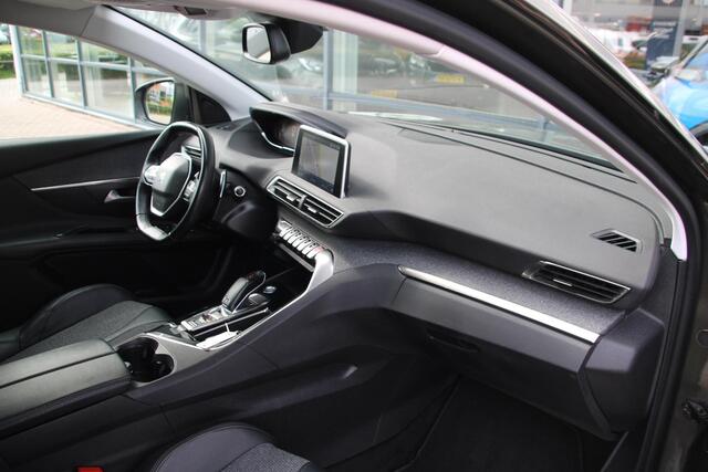 Peugeot 3008 1.2 PureTech 130pk Blue Lease Premium Avantage Aut Airco Navi Camera Carplay Trekhaak Zeer mooi