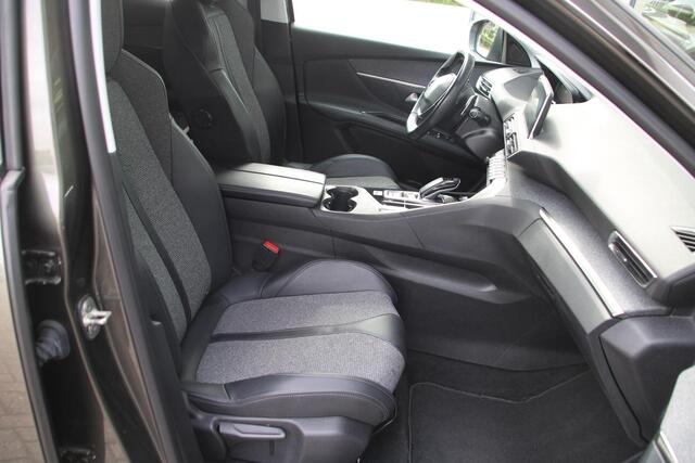 Peugeot 3008 1.2 PureTech 130pk Blue Lease Premium Avantage Aut Airco Navi Camera Carplay Trekhaak Zeer mooi