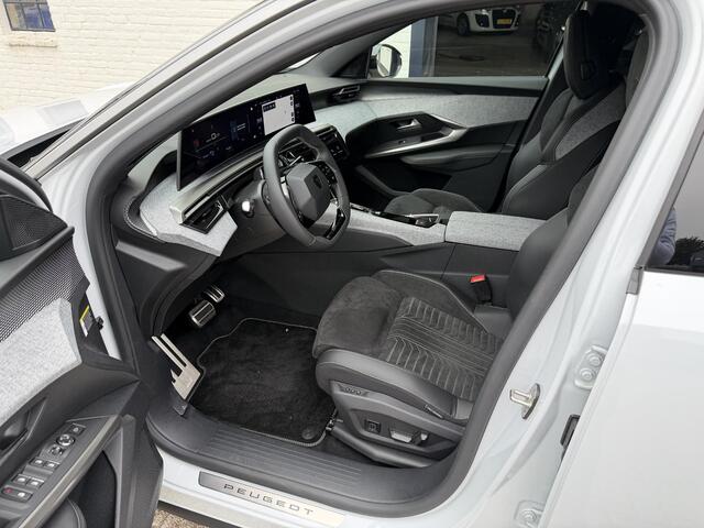 Peugeot 3008 e-3008 GT Avantage 210 73 kWh | Nieuwe Auto | Tot 8 jaar Garantie | 525 KM WLTP | Alcantara Bekleding | Stoel & Stuurverwarming + Massage | LED Matrix Verlichting | Navigatie | 20" Lichtmetalen Velgen | 360 Graden Camera | Dode Hoek Detectie | Adaptieve C