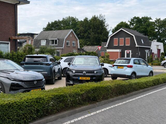 Peugeot 3008 e-3008 Launch Edition Dual Motor 73 kWh 325PK Automaat Navigatie, Rondomzichtcamera, Keyless, Panoramadak, Stoel & Stuurwielverwarming, Apple Carplay, Android Auto