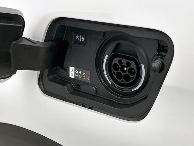 Peugeot 3008 Hybrid 225 pk Automaat GT | Rijklaar | Adaptive Cruise | Focal Audio | Leder |
