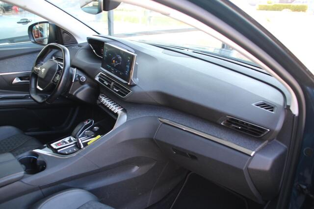 Peugeot 3008 1.6 HYbrid 225 Road Trip Automaat Plug Inn Airco Navi Camera Carplay Trekhaak Vollllll!!!!!