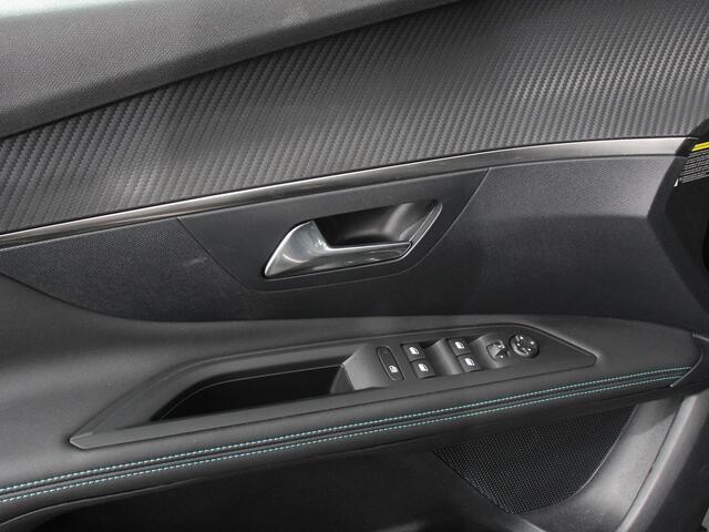 Peugeot 3008 1.2 PureTech 130 pk Automaat Allure Pack Business Stoelverwarming voor Climate control Achteruitrij camera Elektrische bedienbare achterklep LED Apple Carplay/ Android Auto Parkeersensoren Cruise control