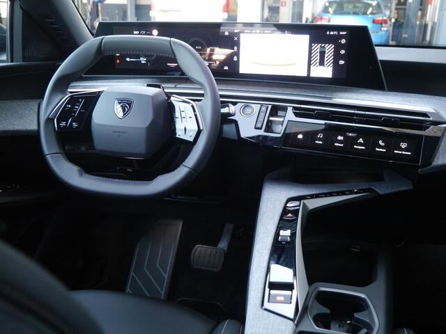 Peugeot 3008 1.6 plug-in Hybrid 195 Allure | Afneembare trekhaak | 1550KG Trekgewicht | Navigatie | Stoelverwarming | Camera achter | Full LED