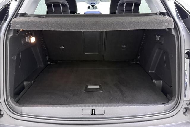 Peugeot 3008 1.2 PureTech Crossway | Achteruitrijcamera | Trekhaak | Cruise control | Navigatie | Airco | Stuurversnellingen | Stuurbediening | Apple carplay/Android auto | Climate control |