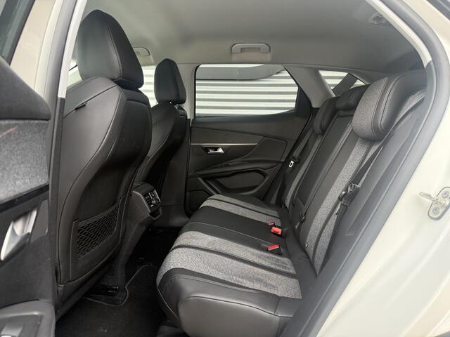 Peugeot 3008 1.2 PureTech Blue Lease Premium 2e Eigenaar|Navi|Camera|Clima|Cruise|Carplay|N.A.P|D-riem vv in 2023|APK tot 03-2027