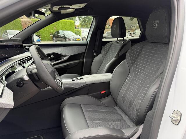 Peugeot 3008 1.2 Hybrid 145 PK GT | Meest Complete Uitvoering | Elektrische Achterklep | Stoel- & Stuurwielverwarming | Navigatie | Keyless Entry | Camera | Parkeersensoren | Full LED Matrix verlichting | Adaptieve Cruise Control | Draadloze Apple Carplay & Android Au