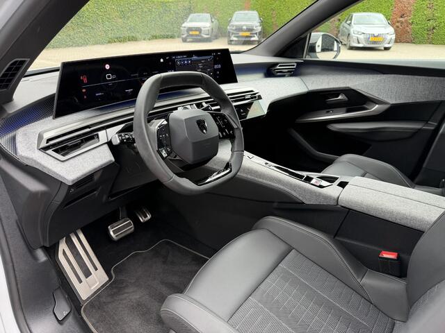 Peugeot 3008 1.2 Hybrid 145 PK GT | Meest Complete Uitvoering | Elektrische Achterklep | Stoel- & Stuurwielverwarming | Navigatie | Keyless Entry | Camera | Parkeersensoren | Full LED Matrix verlichting | Adaptieve Cruise Control | Draadloze Apple Carplay & Android Au