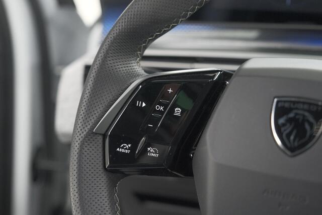 Peugeot 3008 1.2 Hybrid 136 GT | Panoramadak | FOCAL Audio | Alcantara Executive Pakket | 360 Camera | Adaptieve Cruise Control