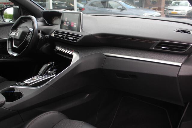 Peugeot 3008 1.2 PureTech Crossway / Trekhaak / Panoramadak / Camera / Navigatie / 18'' / Keyless / DAB / Cruise Control