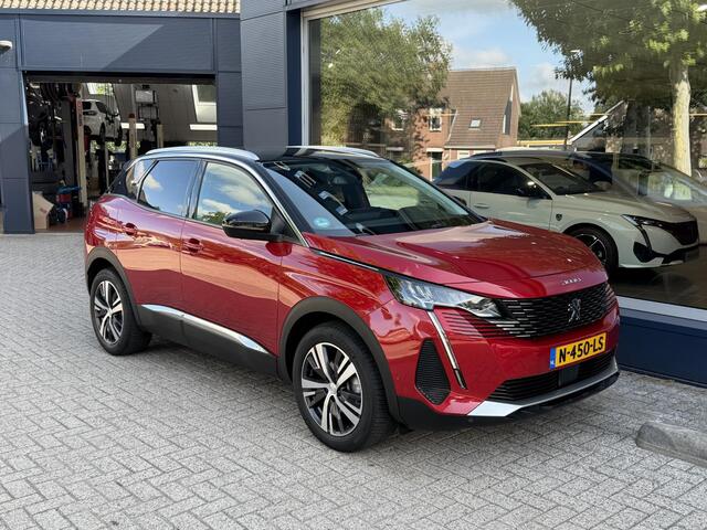 Peugeot 3008 1.2 Turbo 130 pk Automaat GT-Look | Afneembare Trekhaak | 4-seizoen Banden | Electrisch bedienbare Kofferklep | Stoelverwarming | Full-LED Koplampen | PDC voor en achter | Dode Hoek Bewaking |