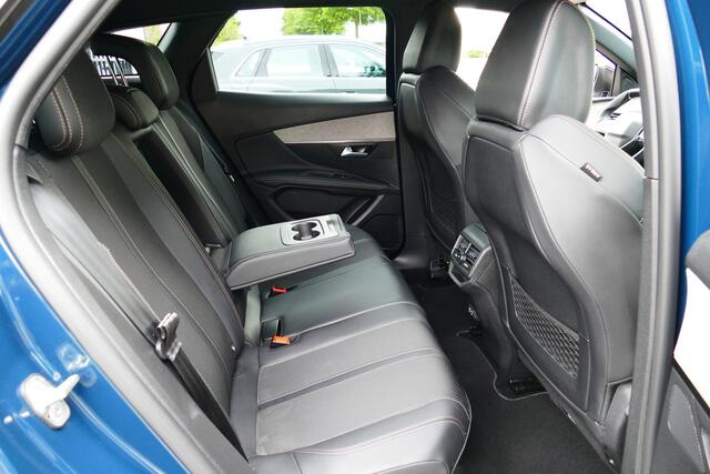 Peugeot 3008 1.2 130pk GT. Adap Cruise, Camera, Half Leer, Navi, 18"LMV, Haak 1400kg