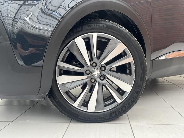Peugeot 3008 PureTech 130 Allure Automaat | Carplay/Android Auto | Achteruitrijcamera | Cruise Control | Climate Control | Navigatie |