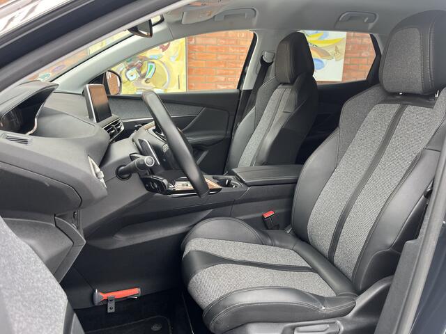 Peugeot 3008 PureTech 130 Allure Automaat | Carplay/Android Auto | Achteruitrijcamera | Cruise Control | Climate Control | Navigatie |