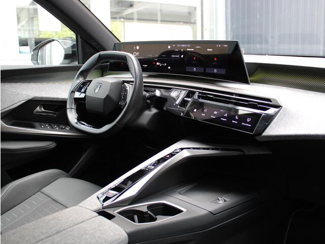 Peugeot 3008 1.2 Hybrid 145 GT Automaat | Camera/Navi/Stoel&Stuurverwarming