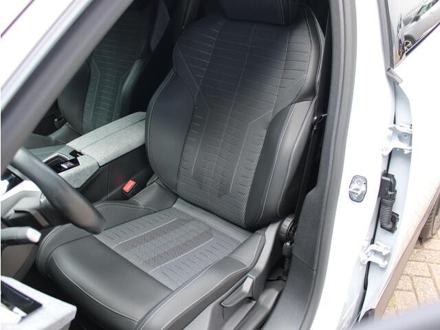 Peugeot 3008 1.2 Hybrid 145 GT Automaat | Camera/Navi/Stoel&Stuurverwarming